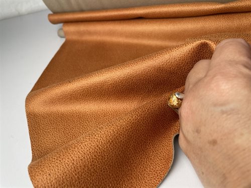 Møbelstof - krakkeleret look i cognac